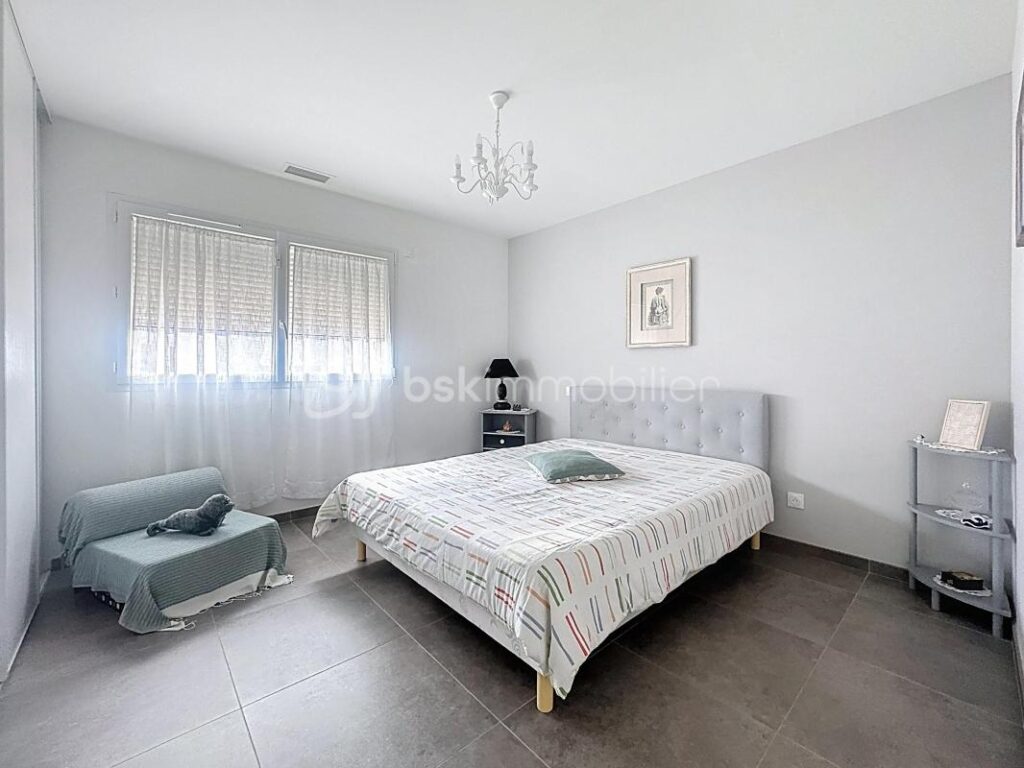 Maison en 5 pièces sous garantie décennale avec Terrasse / Garage / Parkings / Jardin – 5 pièces – 3 chambres – 111 m²