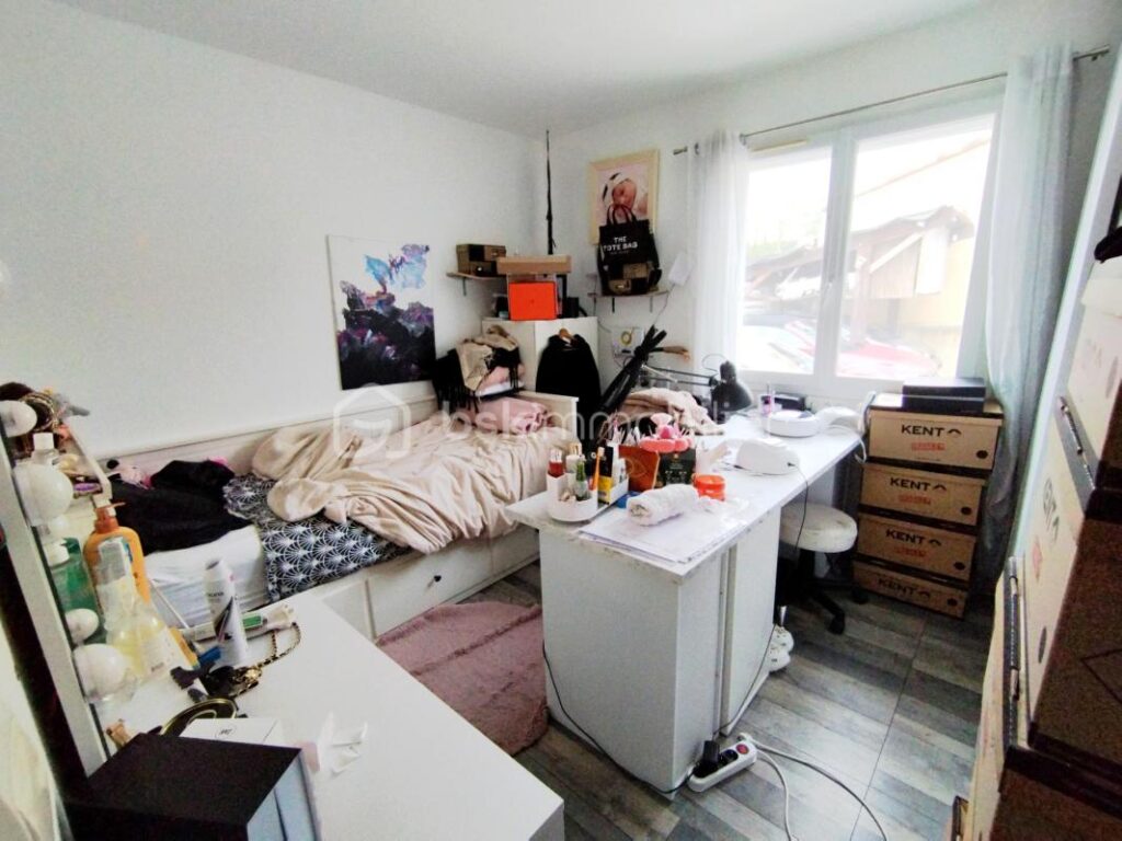 Villa avec piscine – 6 pièces – 4 chambres – 132 m²