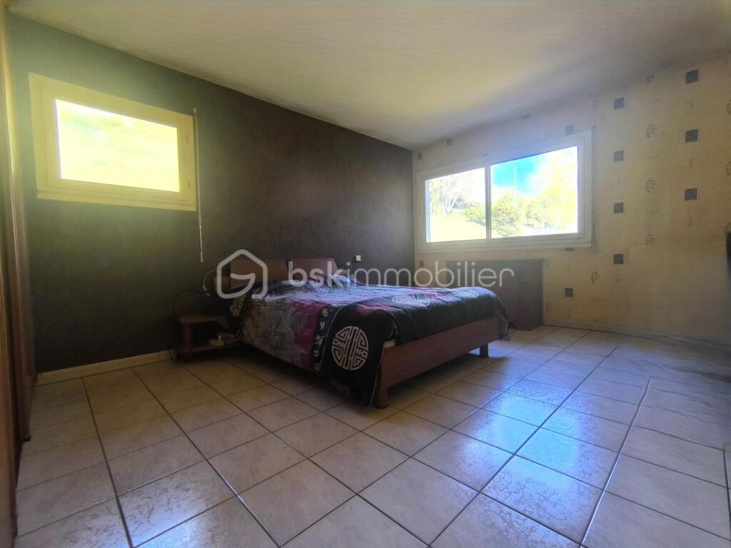 Exclusivité ! Bien rare – Maison familiale 151 m² sur 1 887 m² – 4 chambres – Vue dégagée – 6 pièces – 4 chambres – 151 m²
