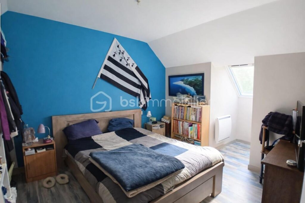 NOUVEAUTÉ sur la commune du VAL SAINT PERE ! – 6 pièces – 3 chambres – 121 m²