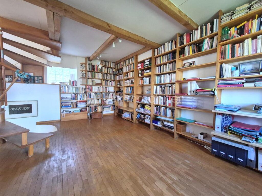 Maison de caractère – 167 m² – Jardin 1245 m² – 4 pièces – 3 chambres – 167 m²