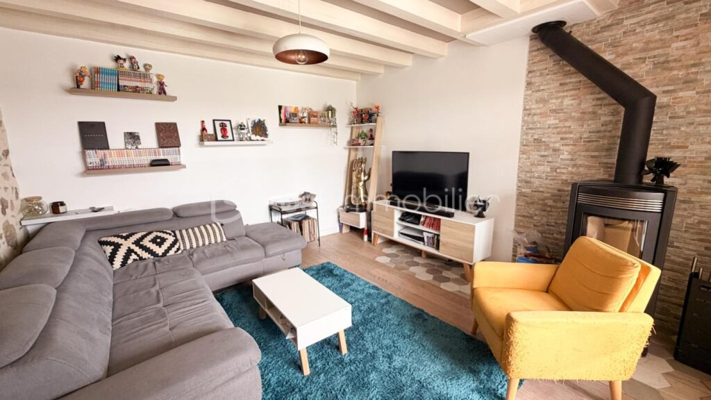 Maison en pierre renovée 100m2 2 chambres – 4 pièces – 2 chambres – 100 m²