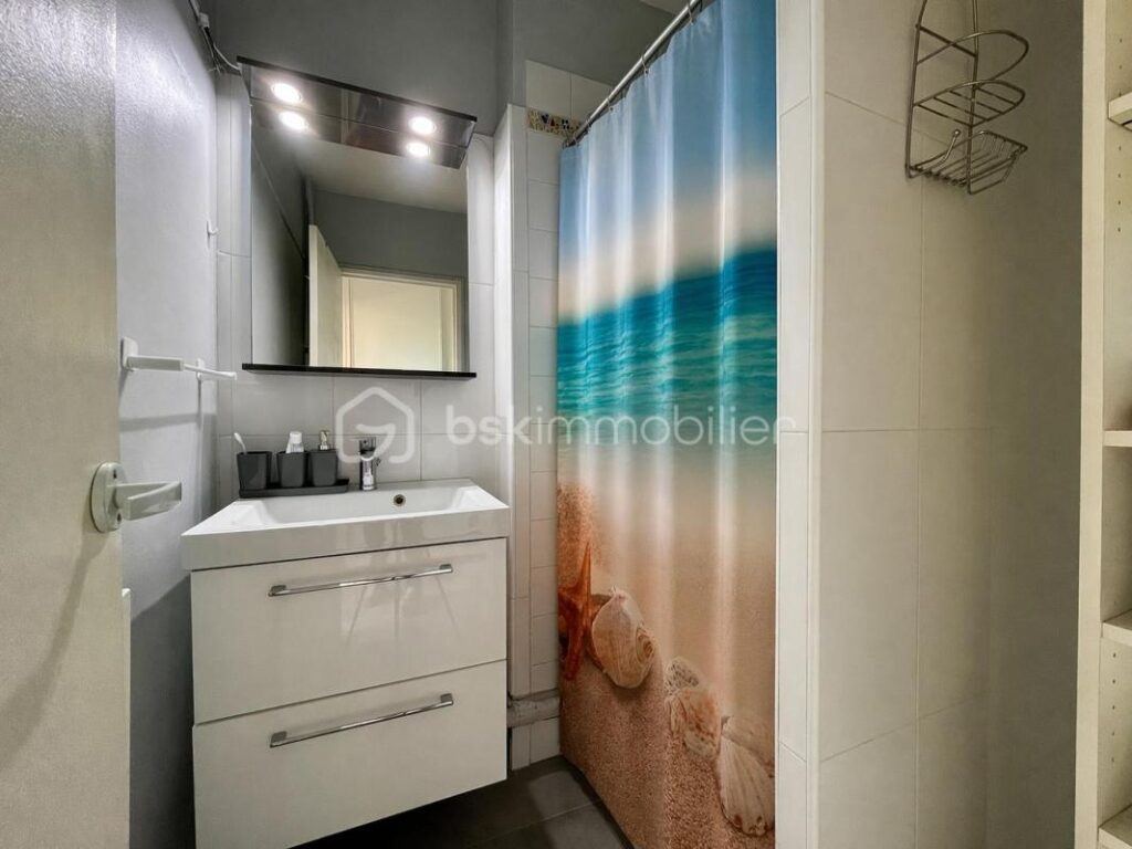 Appartement P3 – Rez-de-chaussée surélevé – Quartier Capouchiné – 3 pièces – 2 chambres – 54 m²
