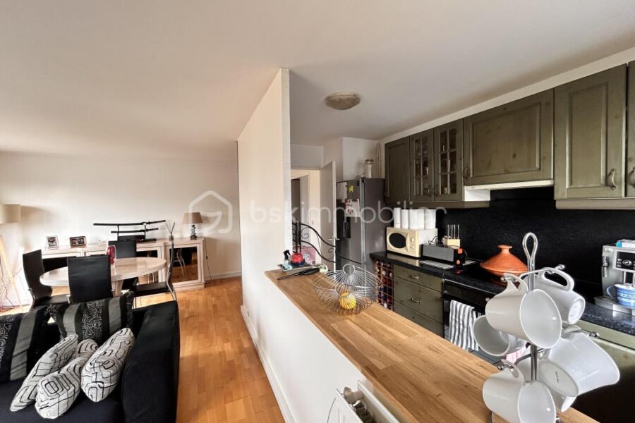 Appartement à vendre à Creteil — Vue sur la ville — photo 9