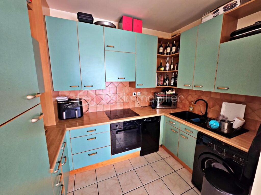 A saisir, Appartement front de mer T3 – 95m², terrasse 30m², parking + cave, dans résidence de haut standing, secteur prisé du Rouet – – 4 pièces – 2 chambres – 95 m²