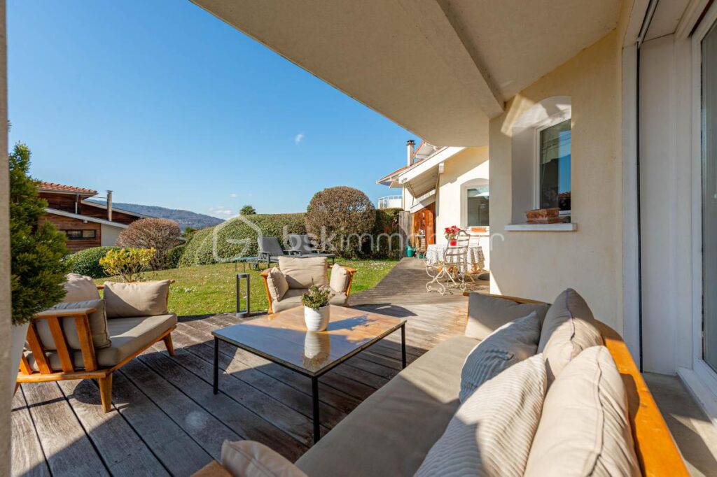 Maison mitoyenne Veyrier-du-lac – 6 pièces – 4 chambres – 140 m²