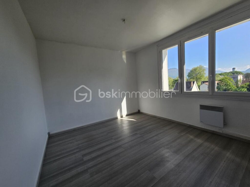 T3 lumineux en dernier étage avec balcons et vue dégagée – 3 pièces – 2 chambres – 57 m²