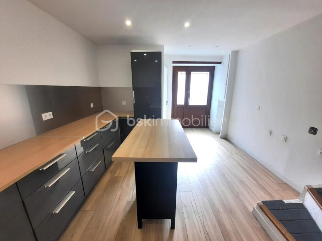 Maison de village au coeur du canton de Fayence – 4 pièces – 2 chambres – 61 m²
