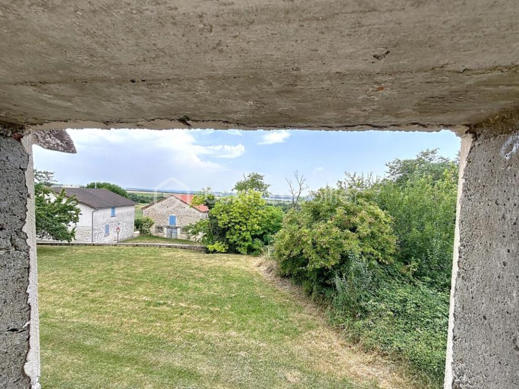 Maison à saisir – 4 pièces – 1 chambre – 85 m²