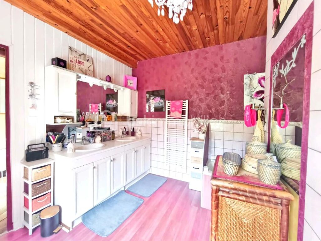 ✨ COUP DE CŒUR – Maison de caractère en pierre avec volumes et extérieur de qualité ✨ – 9 pièces – 6 chambres – 198 m²