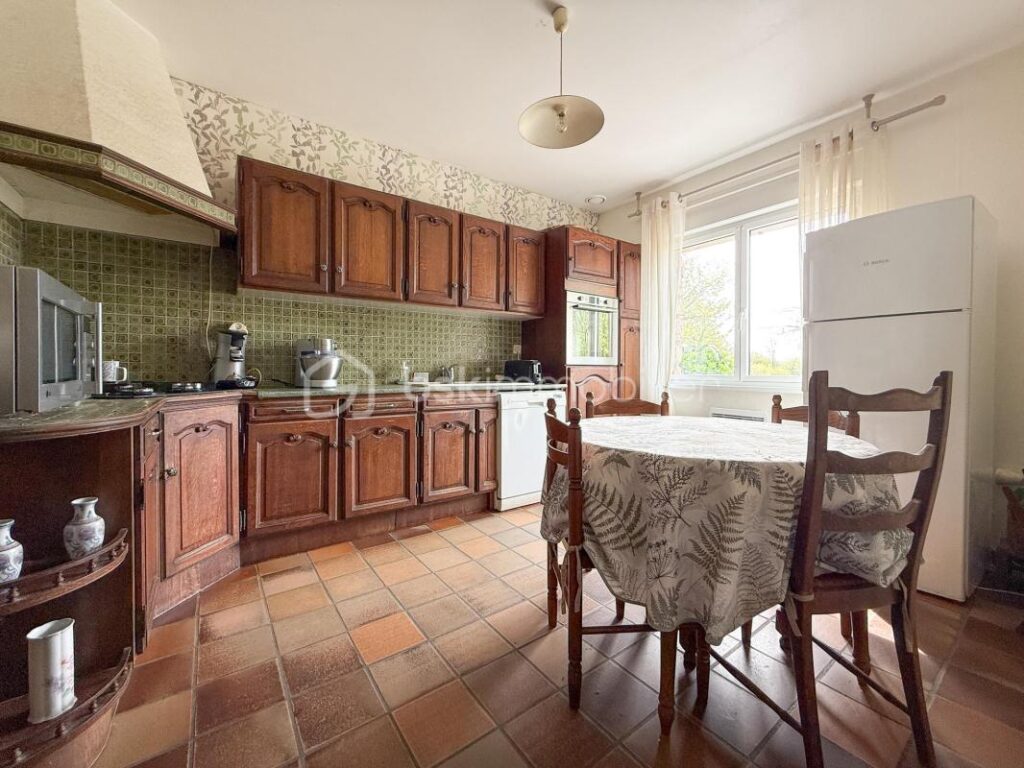 La Flosque : superbe potentiel niché dans un écrin de verdure – 5 pièces – 3 chambres – 119 m²
