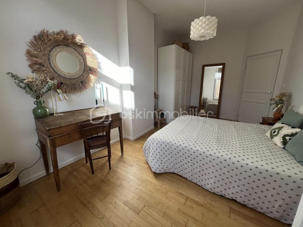 Appartement de charme rénové avec balcon – vue exceptionnelle Porte des Allemands – 4 pièces – 2 chambres – 79 m²
