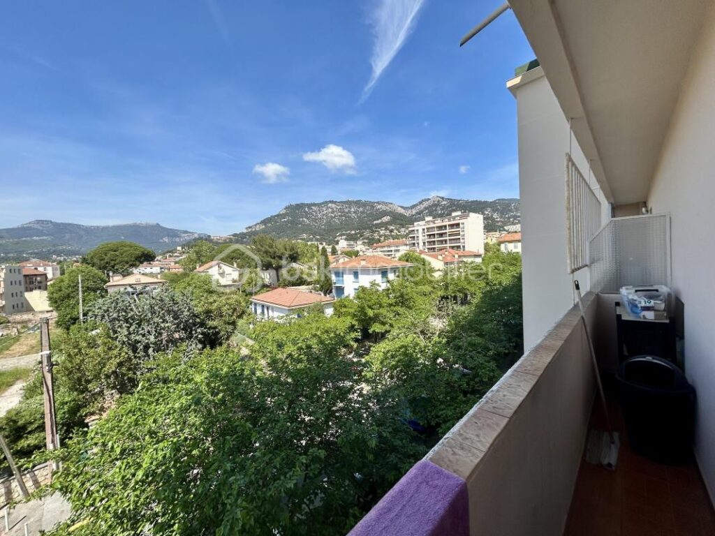 À vendre – Appartement 3 pièces avec balcons – Toulon secteur Saint Roch – 3 pièces – 2 chambres – 51 m²