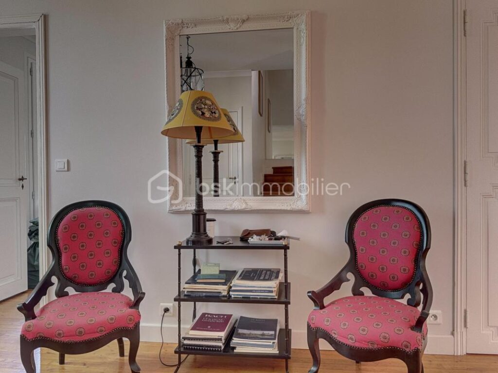Appartement haut de gamme avec vue sur le Palais des Papes – 6 pièces – 5 chambres – 180 m²