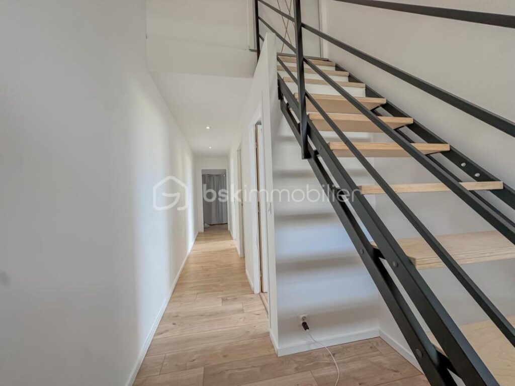 MAISON CONTEMPORAINE 2020 – VOLUMES D&rsquo;EXCEPTION ET PRESTATION HAUT DE GAMME – 7 pièces – 5 chambres – 190 m²