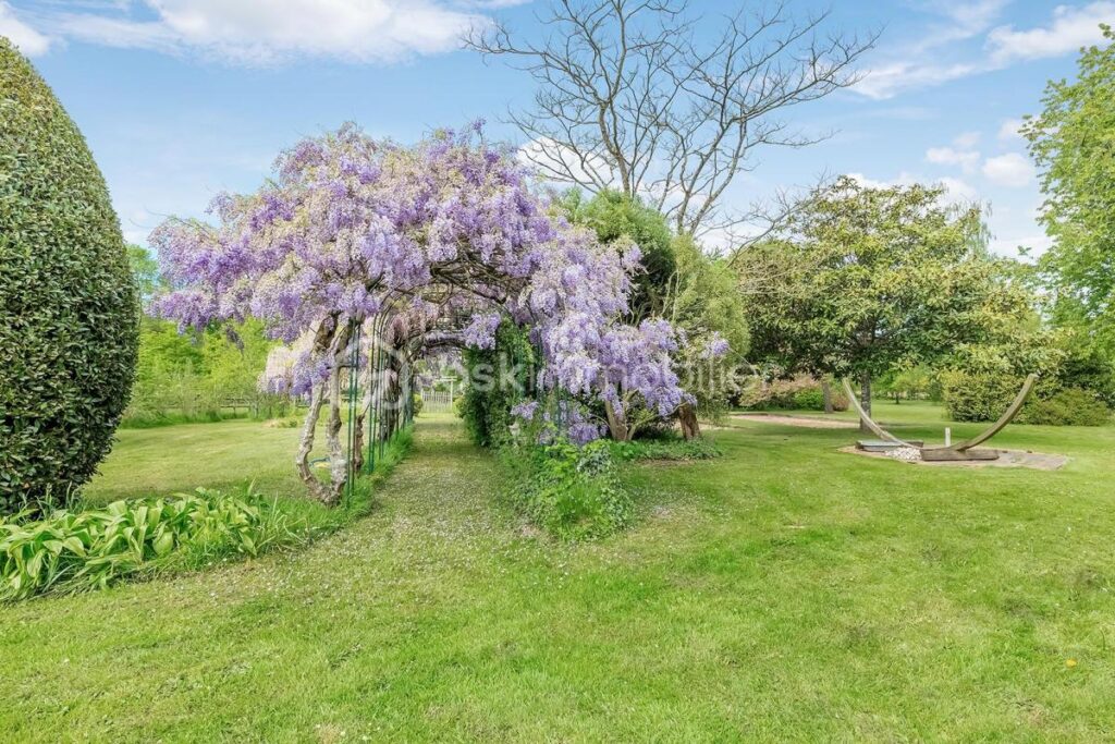 Maison d’exception de 200 m² avec piscine et domaine de 15 000 m² – Cadre naturel préservé – Le Mesnil-Roch (axe Rennes-Saint Malo) – 9 pièces – 5 chambres – 200 m²