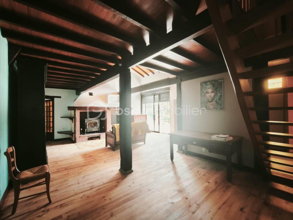 Charmant corps de ferme rénové – 6 pièces – 5 chambres – 205 m²