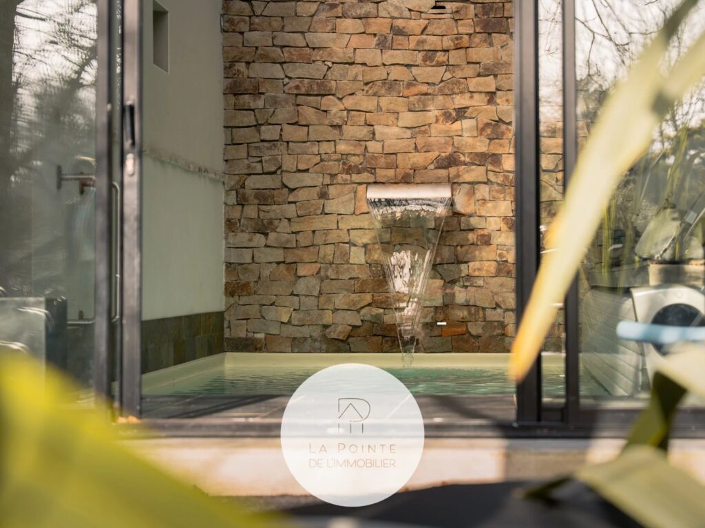 Villa contemporaine avec piscine intérieure – À 500 m de la plage, Erquy – 6 pièces – 4 chambres – 111 m²