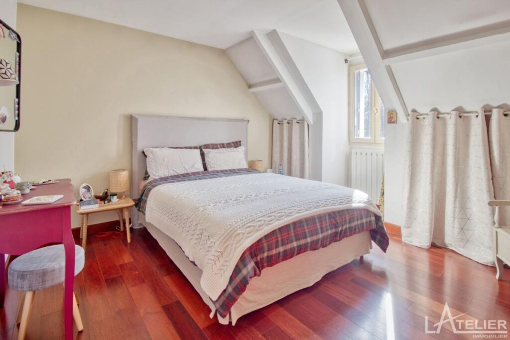 Maison familiale en lisière de forêt – 200m² de calme absolu – 7 pièces – 4 chambres – 211 m²