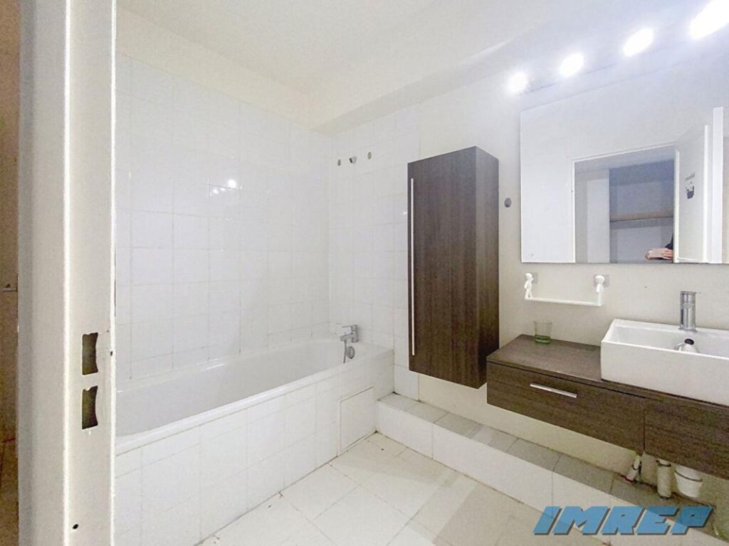 13010 saint tronc type 4 82 m2 balcon cave parking – 4 pièces – 3 chambres – 82 m²