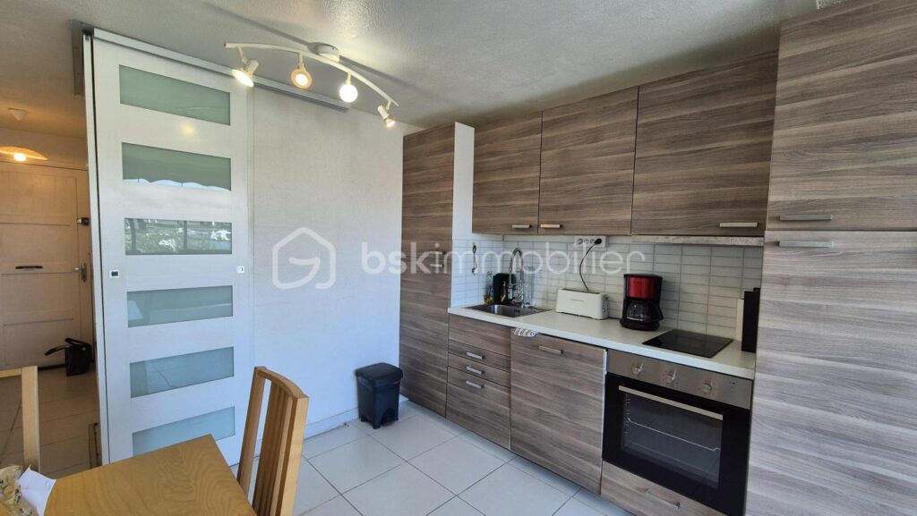 A VENDRE APPARTEMENT STUDIO CABINE DE 26M² A SAINT CYPRIEN PLAGE – LES CAPELLANS – PARKING PRIVE – PISCINE – PROCHE DE LA PLAGE ET DES COMMERCES – 1 pièce – NR chambres – 26 m²