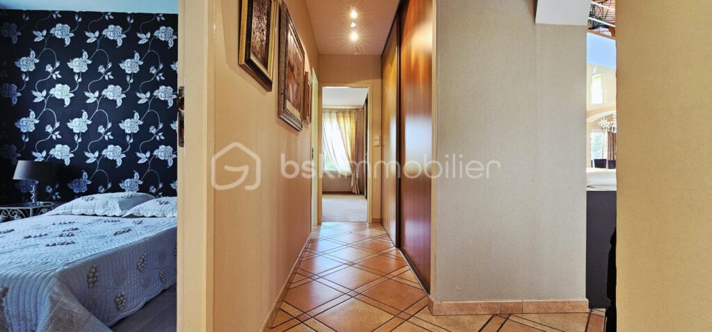 Villa d&rsquo;architecte – 7 pièces – 4 chambres – 181 m²