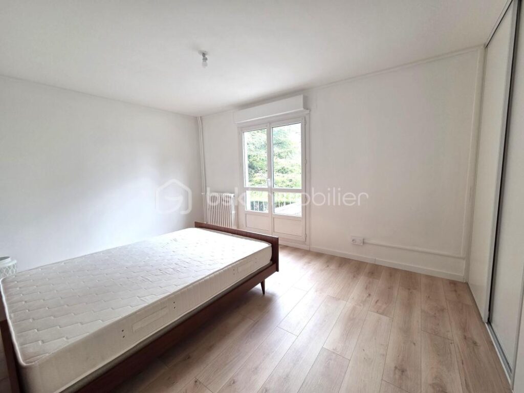 Appartement T3 Voiron 190 000 € – 4 pièces – 2 chambres – 71 m²