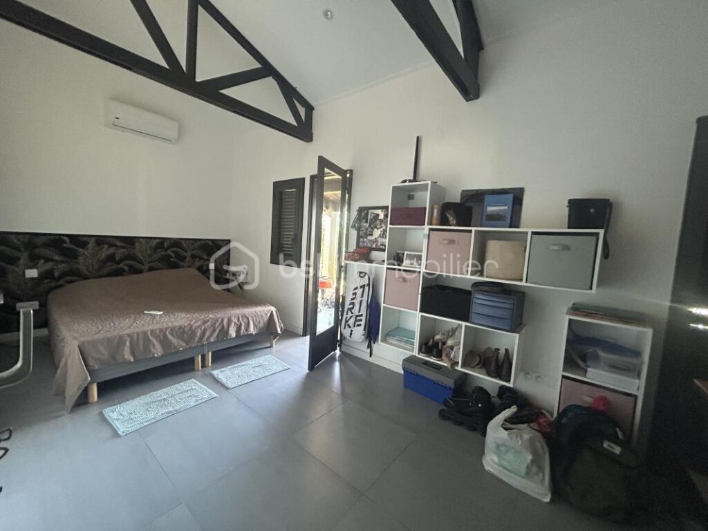 Maison de plain-pied de 181 m² sur un terrain de 1058 m² à Bellepierre – 5 pièces – 4 chambres – 136 m²