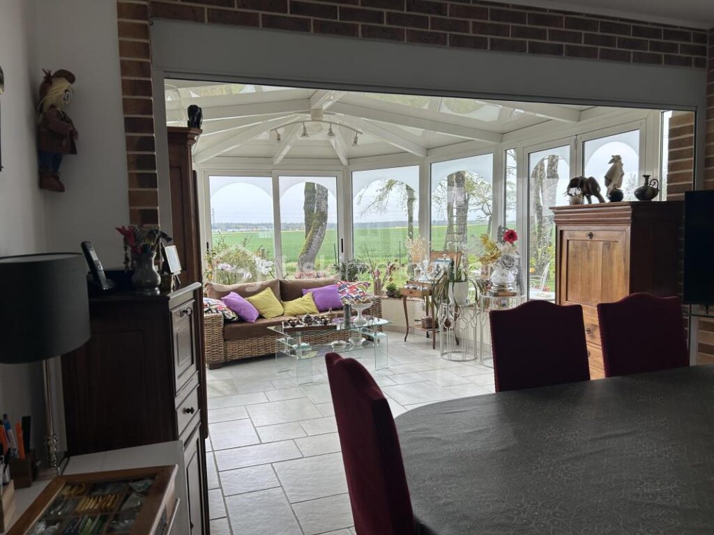 Maison spacieuse et lumineuse de 145m² avec terrasse agréable – 7 pièces – 3 chambres – 145 m²