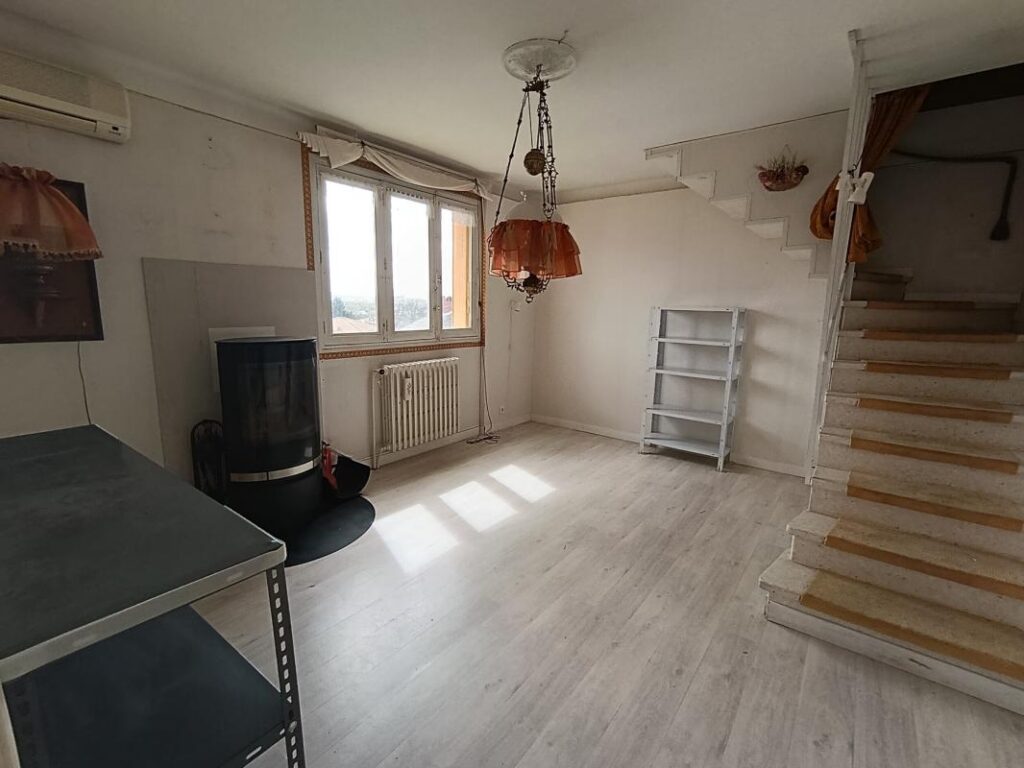 PROCHE TOUTES COMMODITES, BEL ENVIRONNEMENT – 5 pièces – 4 chambres – 186 m²