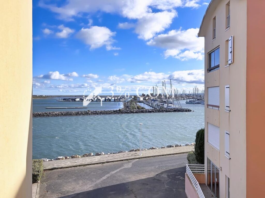 Appartement T2- belle vue sur le Port & les bateaux – parkin – 3 pièces – 1 chambre – 43 m²