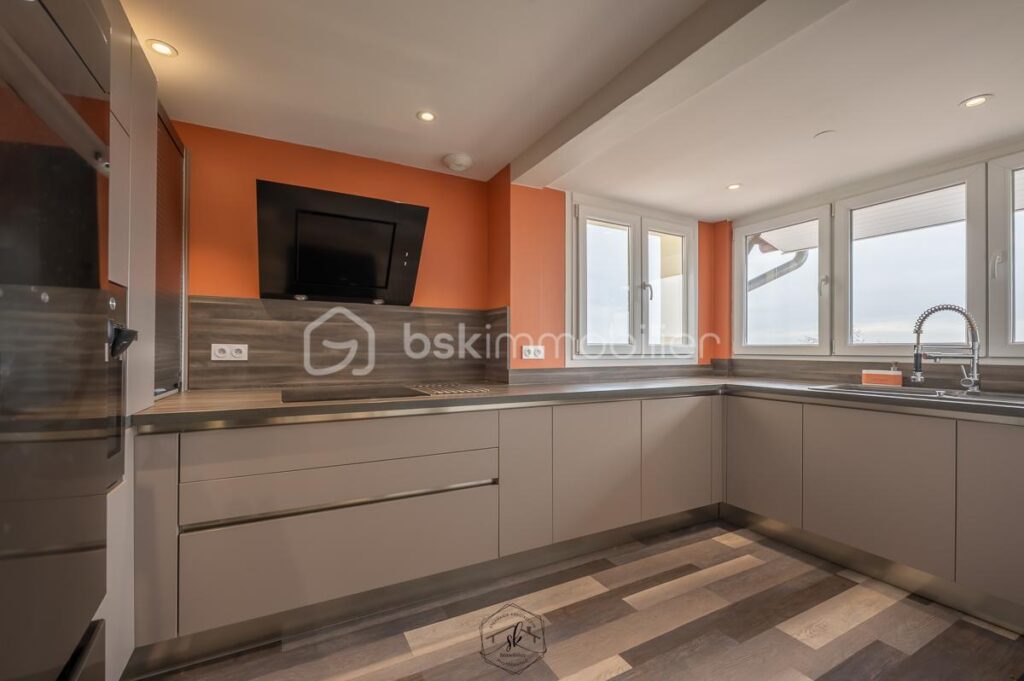 🏡 Maison 166 m² avec piscine et vue dégagée – Fèves – 8 pièces – 4 chambres – 166 m²