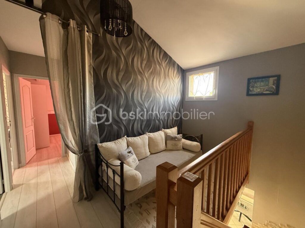 Maison familiale avec piscine chauffée – 7 pièces – 4 chambres – 150 m²