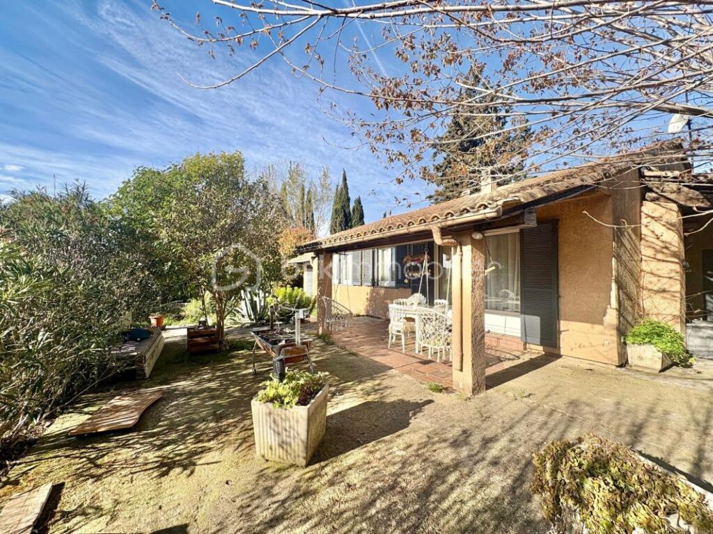 VENTE FAYENCE MAISON PLAIN-PIED 4 CHAMBRES PISCINE – 5 pièces – 4 chambres – 100 m²