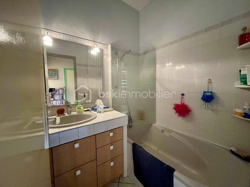 VIVARAIZE Lumineux appartement T3 de 82 m2 – 3 pièces – 2 chambres – 82 m²