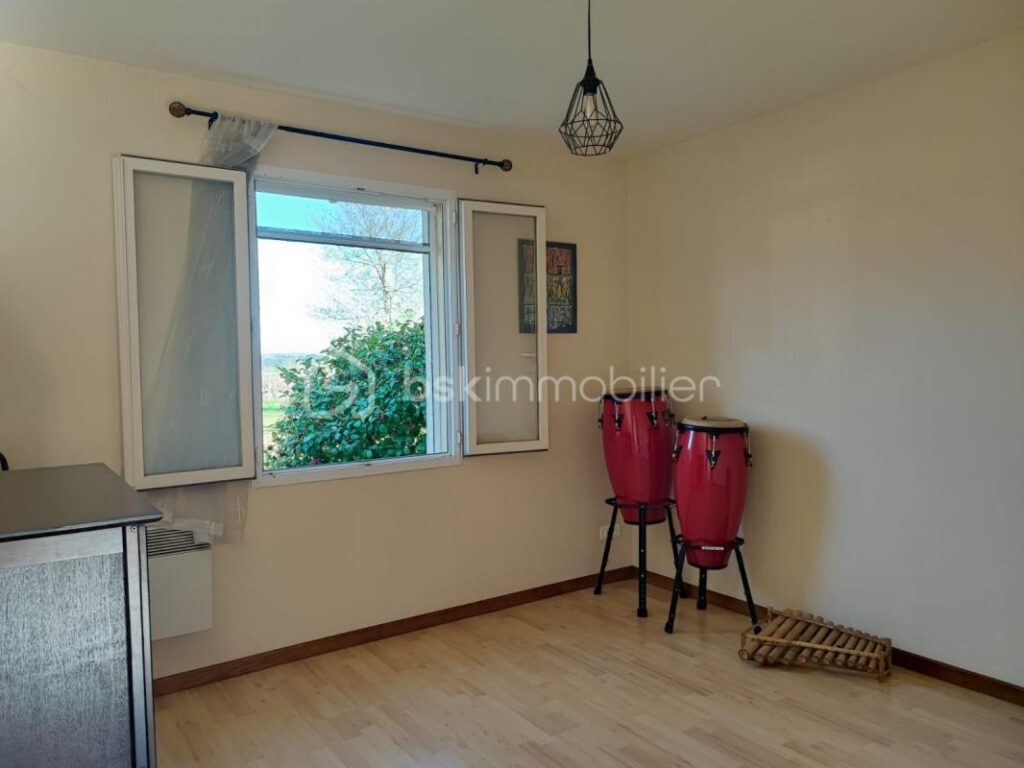 Plain-pied de 98m2- 3 chambres- terrain 1675m2 – 5 pièces – 4 chambres – 98 m²