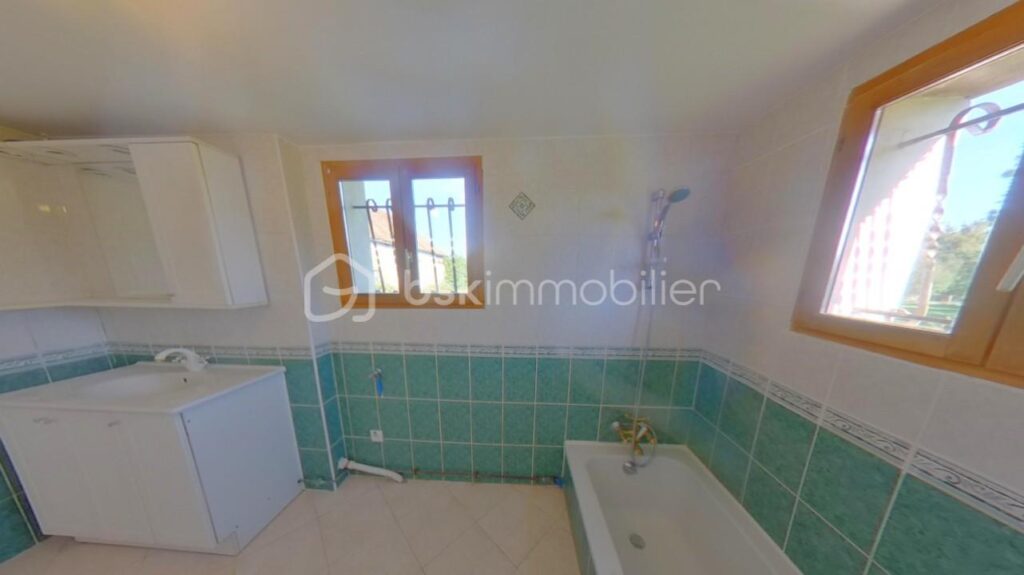 Longère de 92 m² sur 4065 m² de terrain – 6 pièces – 3 chambres – 92 m²