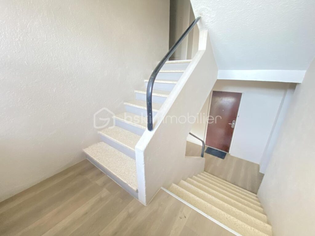 Appartement 4 pièces – 66 m² – Lumineux – Vue dégagée – Fort potentiel – 5 pièces – 3 chambres – 66 m²