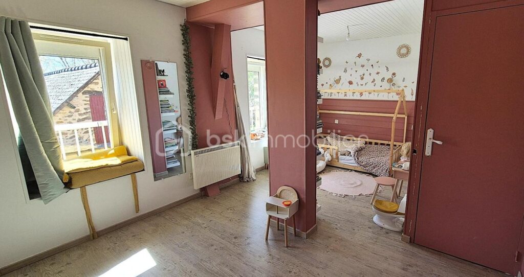 Maison de caractère en pierre rénovée – 7 pièces – 4 chambres – 165 m²