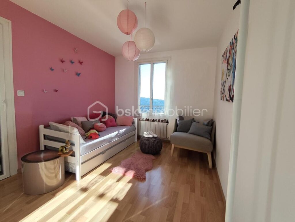 Villa d&rsquo;exception 270m², 2 appartements, piscine, vue – 7 pièces – 5 chambres – 264 m²