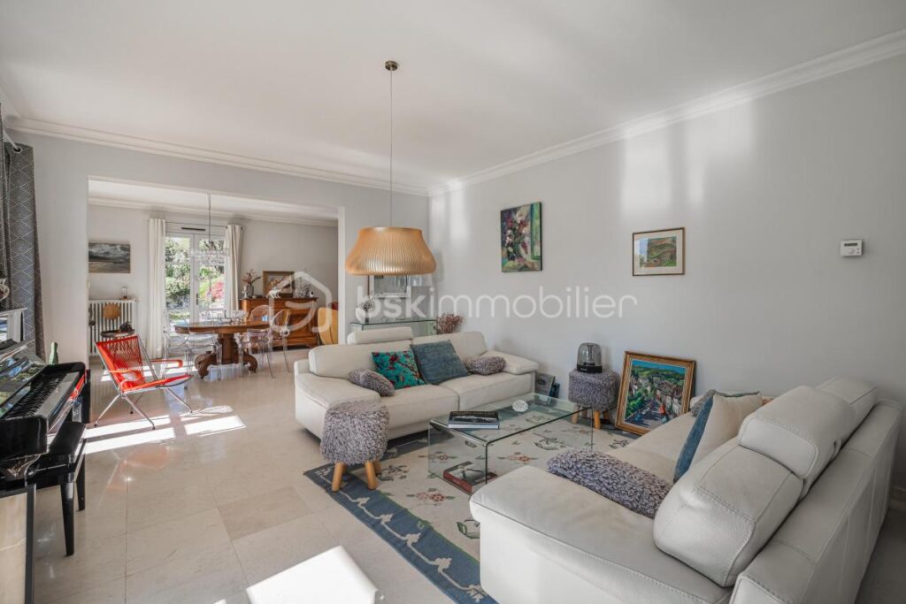 ***EXCLUSIVITÉ À BERNIN : LA VILLA FAMILIALE 7 PIECES PAR EXCELLENCE – ÉLÉGANCE & PANORAMA – 7 pièces – 4 chambres – 213 m²