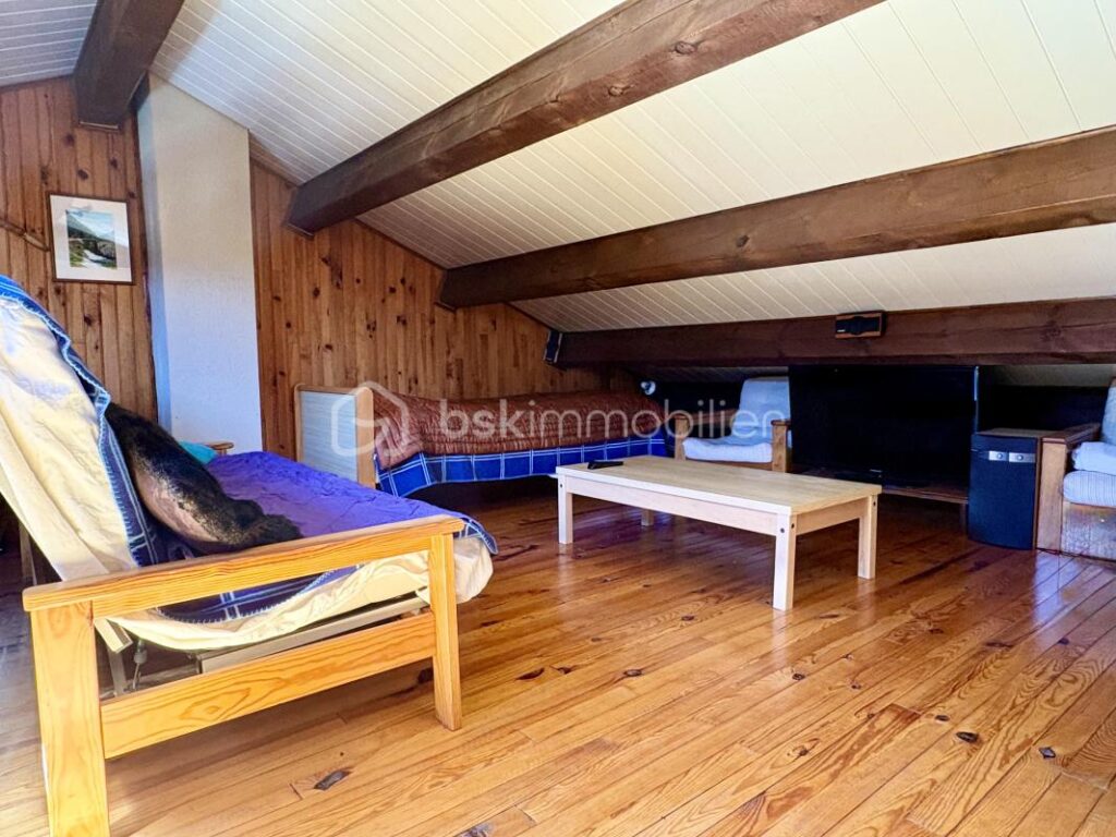 Rare sur le secteur : chalet à Bolquère (66) avec deux appartements indépendants à un prix très attractif – 5 pièces – 3 chambres – 90 m²