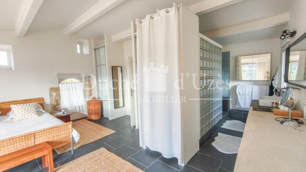 Maison – 6 pièces – 3 chambres – 150 m²