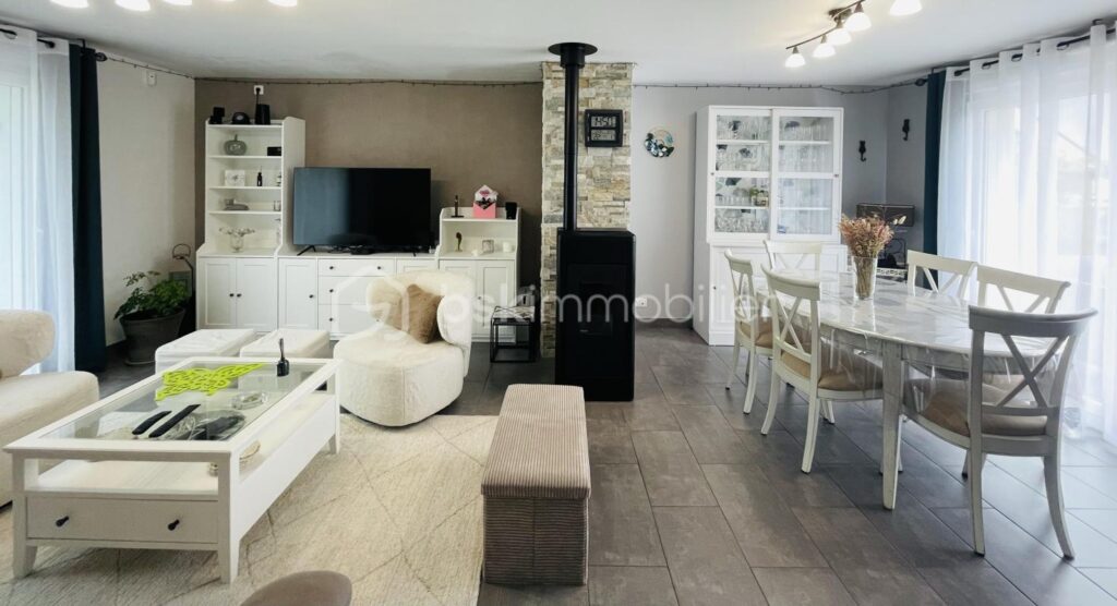 Maison 4 chambres avec véranda et jardin clos – Vue dégagée – 8 pièces – 4 chambres – 100 m²