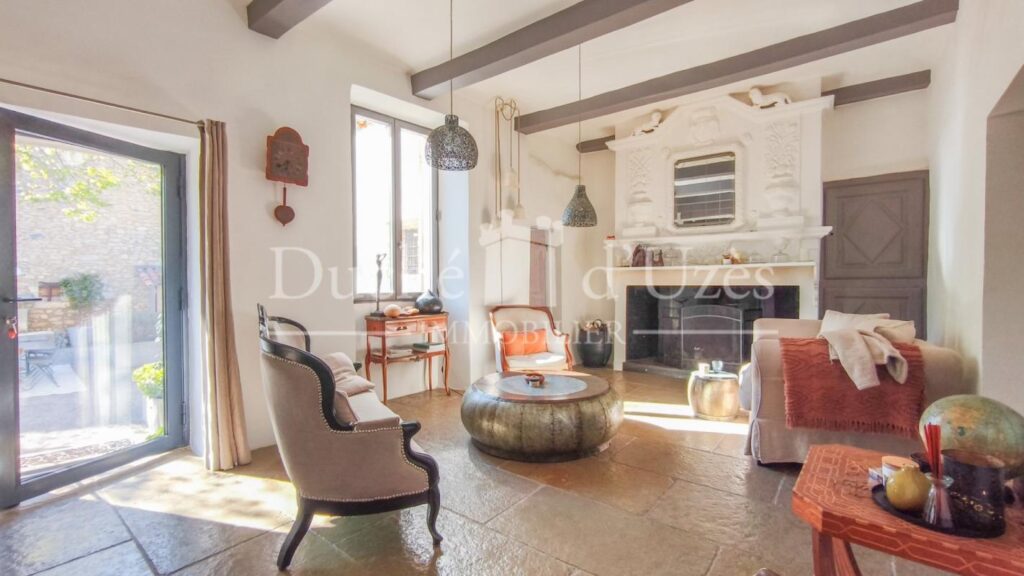 Maison – 14 pièces – 7 chambres – 330 m²