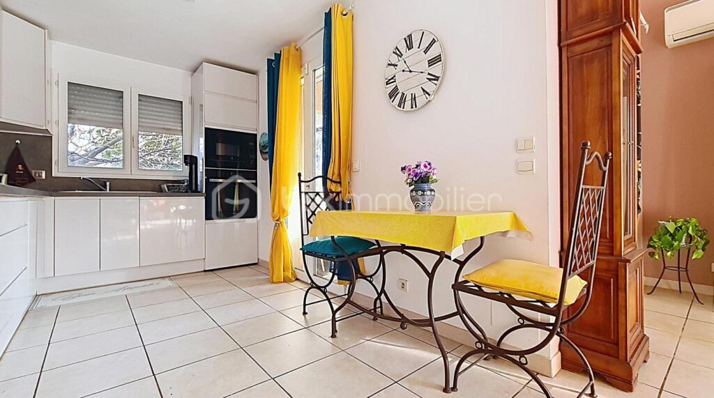 VILLA 4 FACES AVEC PISCINE ET VUE SUR LE CANIGOU – 4 pièces – 3 chambres – 97 m²