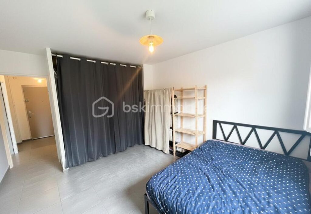 EXCLUSIVITE A PEYMEINADE – 2 PIÈCES 52 m² – DERNIER ÉTAGE – BALCON – PARKING – 2 pièces – 1 chambre – 51 m²
