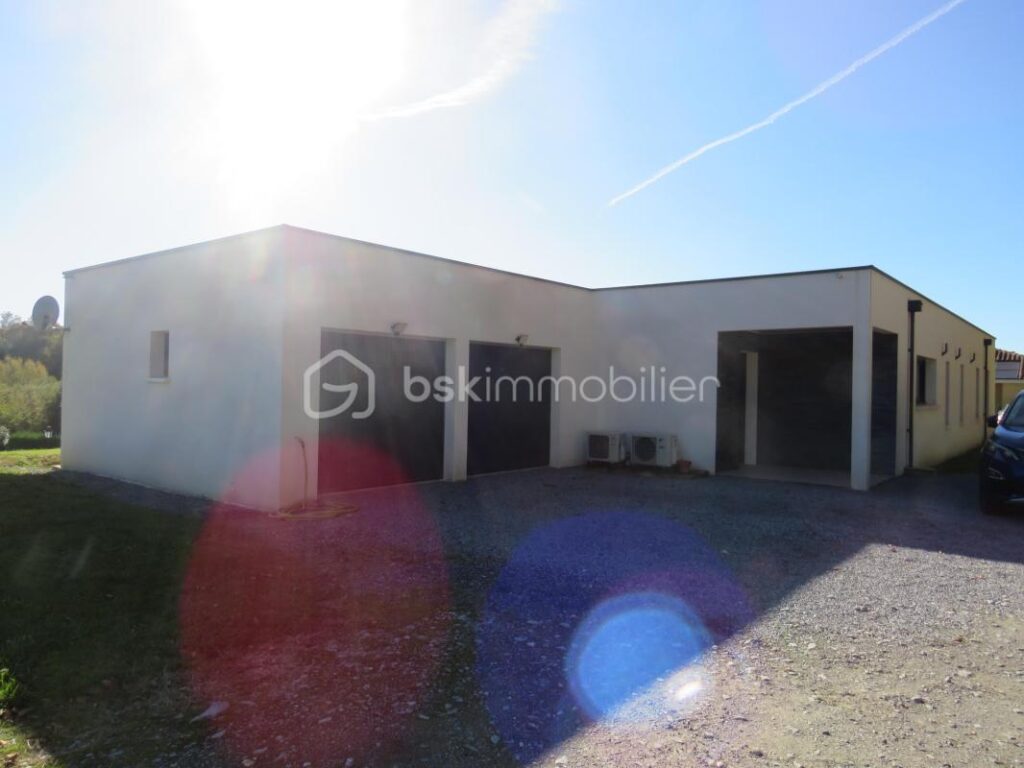 Maison plain-pied récente de 135 m² dans un cadre idyllique du Bas-Armagnac, RT 2012 sous garantie décennale – 4 pièces – 3 chambres – 135 m²