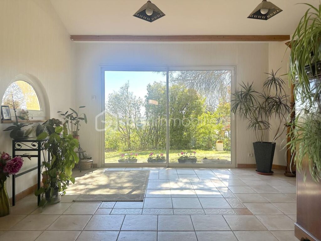 VILLA 7 PIÈCES – 200M2 – 7 pièces – 5 chambres – 200 m²