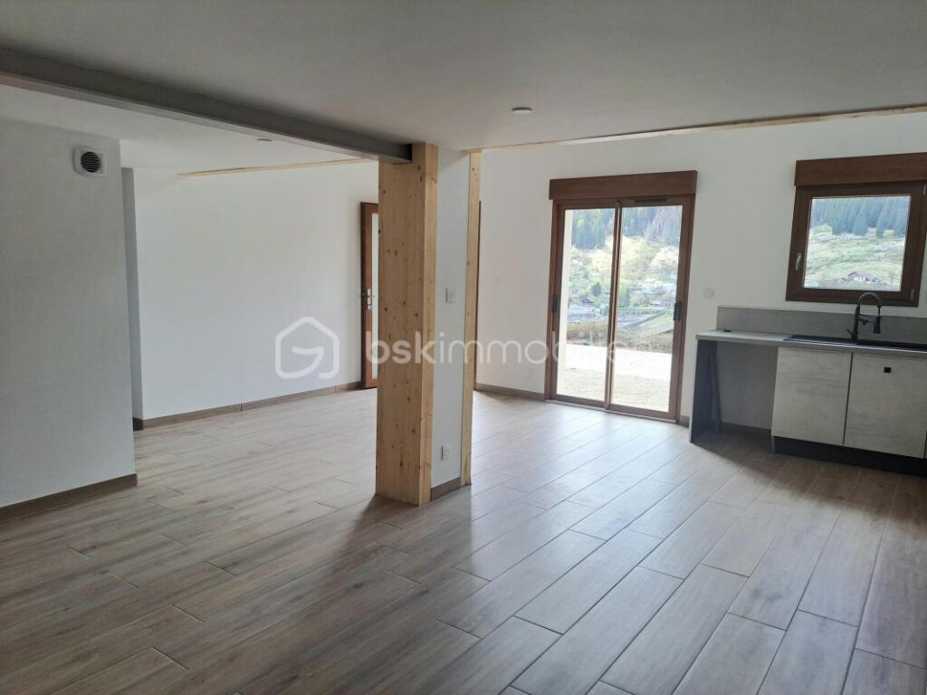 Maison d&rsquo;habitation rénovée 2026 avec vue dégagée en plein sud – 5 pièces – 3 chambres – 116 m²